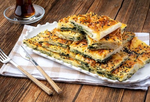 Hazır Yufkadan Ispanaklı Börek